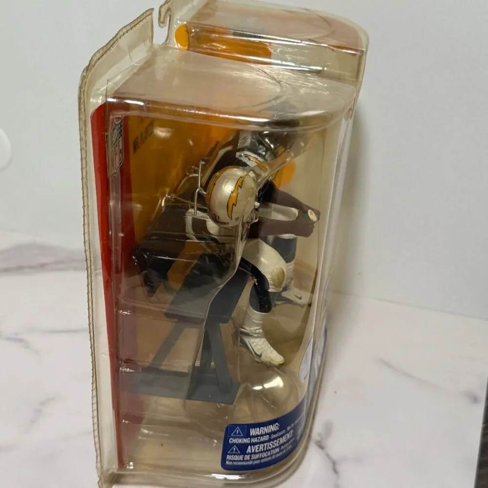 LaDainian Tomlinson San Diego Chargers McFarlane NFL Action Figure – New in Pack - Picture 5 of 5